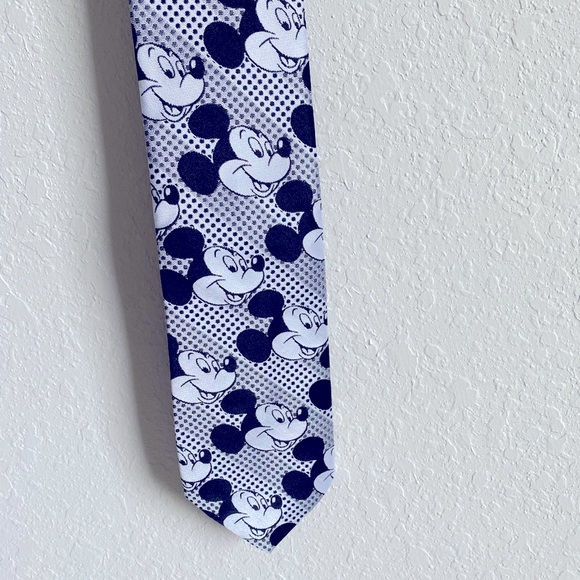 Disney Men’s Mickey Mouse Tie by Cervantes. - Picture 7 of 9